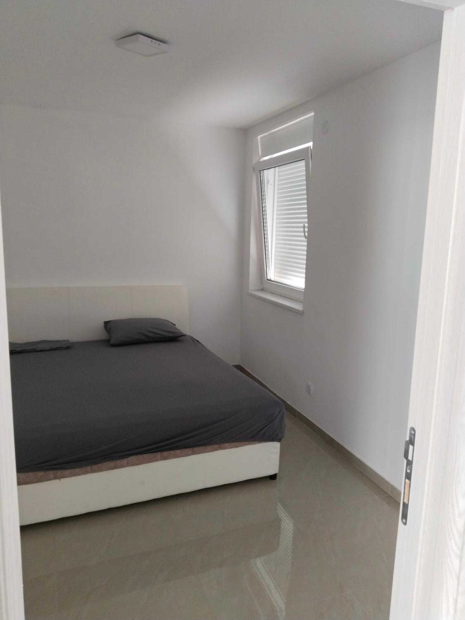 Sandra Apartmani ヴルシャツ 部屋 写真