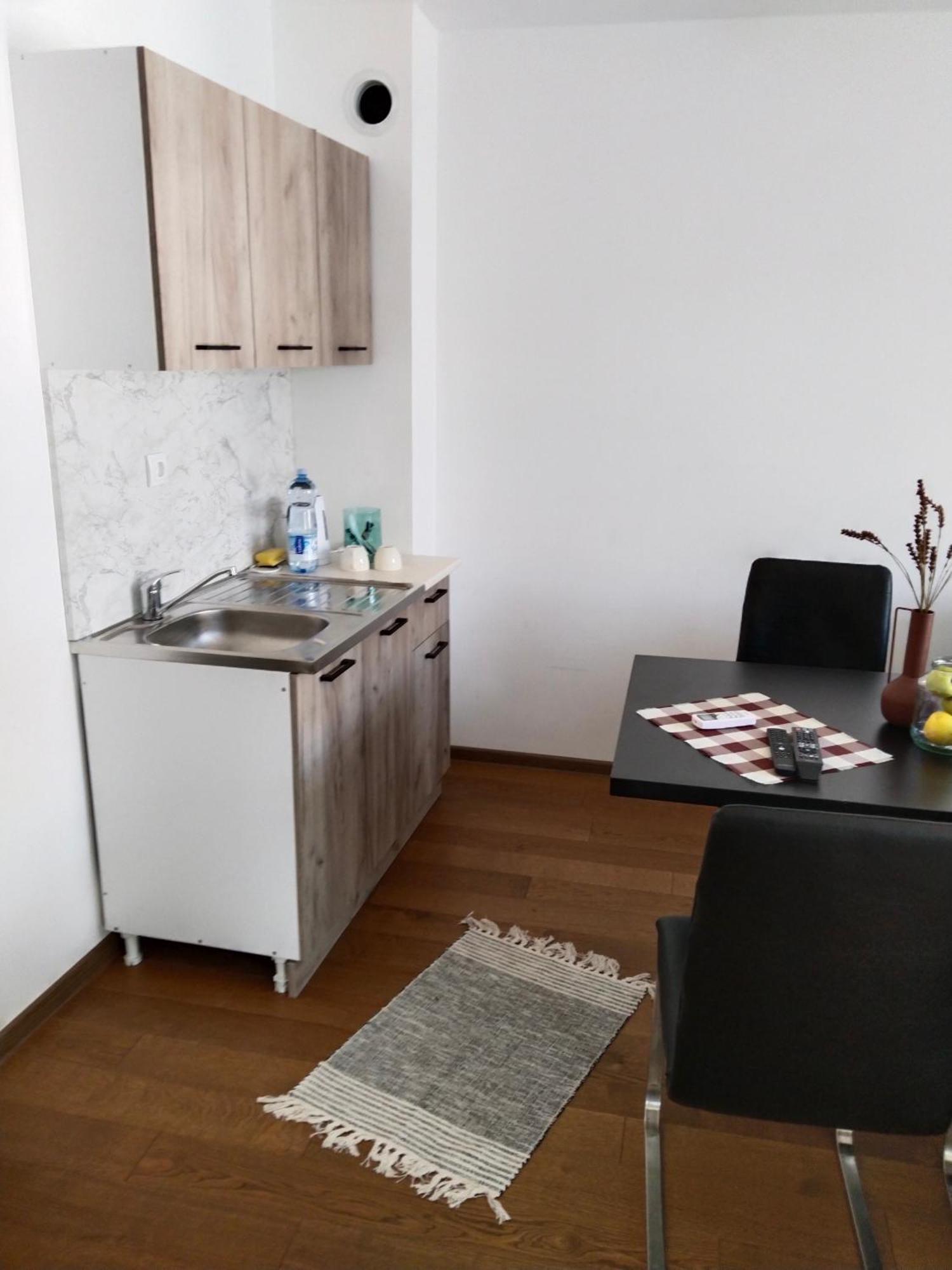 Sandra Apartmani ヴルシャツ エクステリア 写真